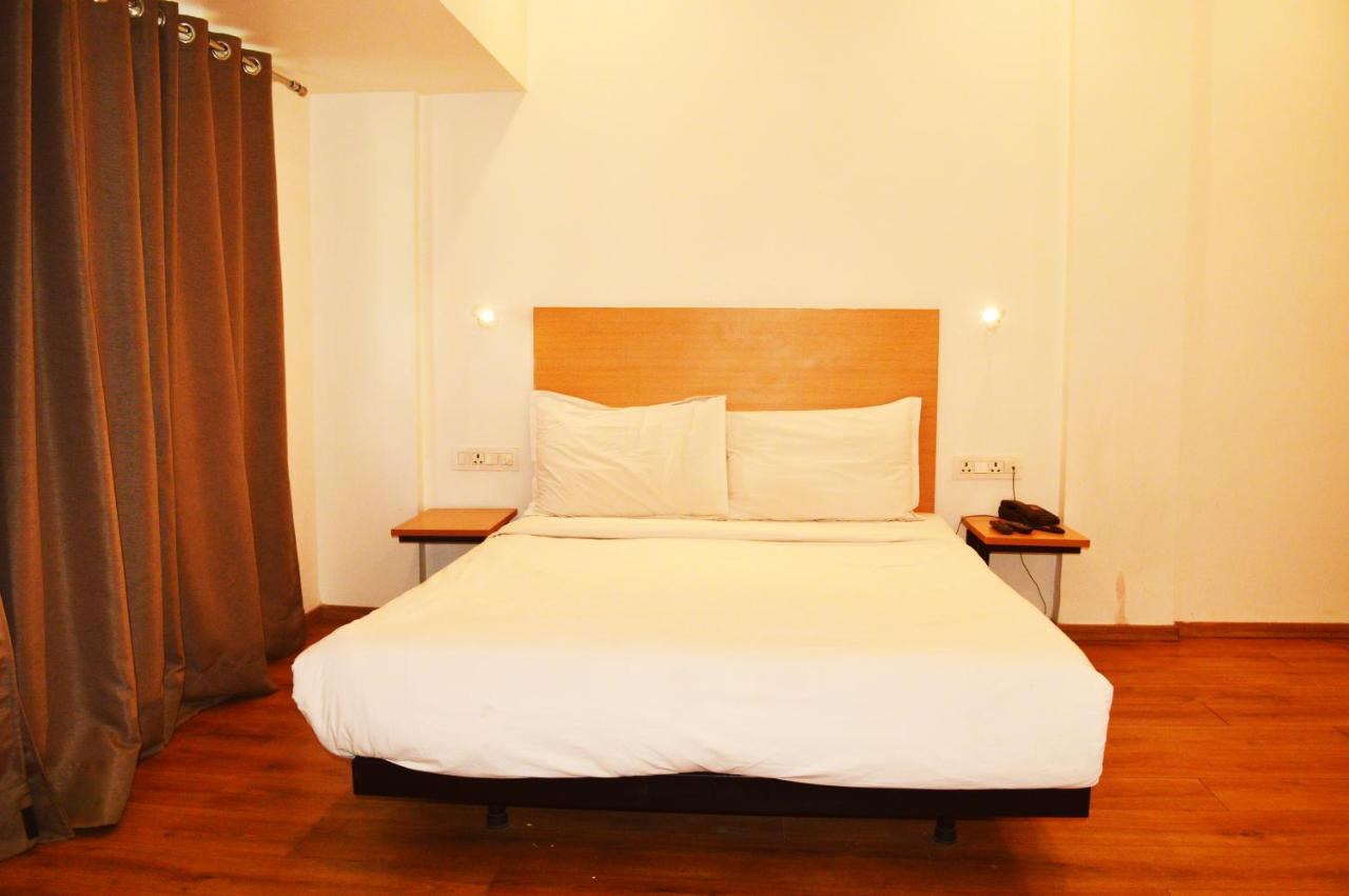 Hotel Orient Avenue Nágpur Kültér fotó