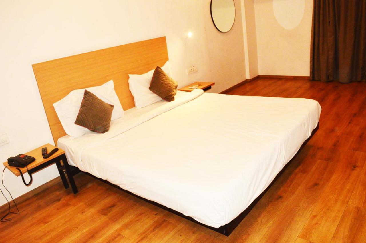 Hotel Orient Avenue Nágpur Kültér fotó