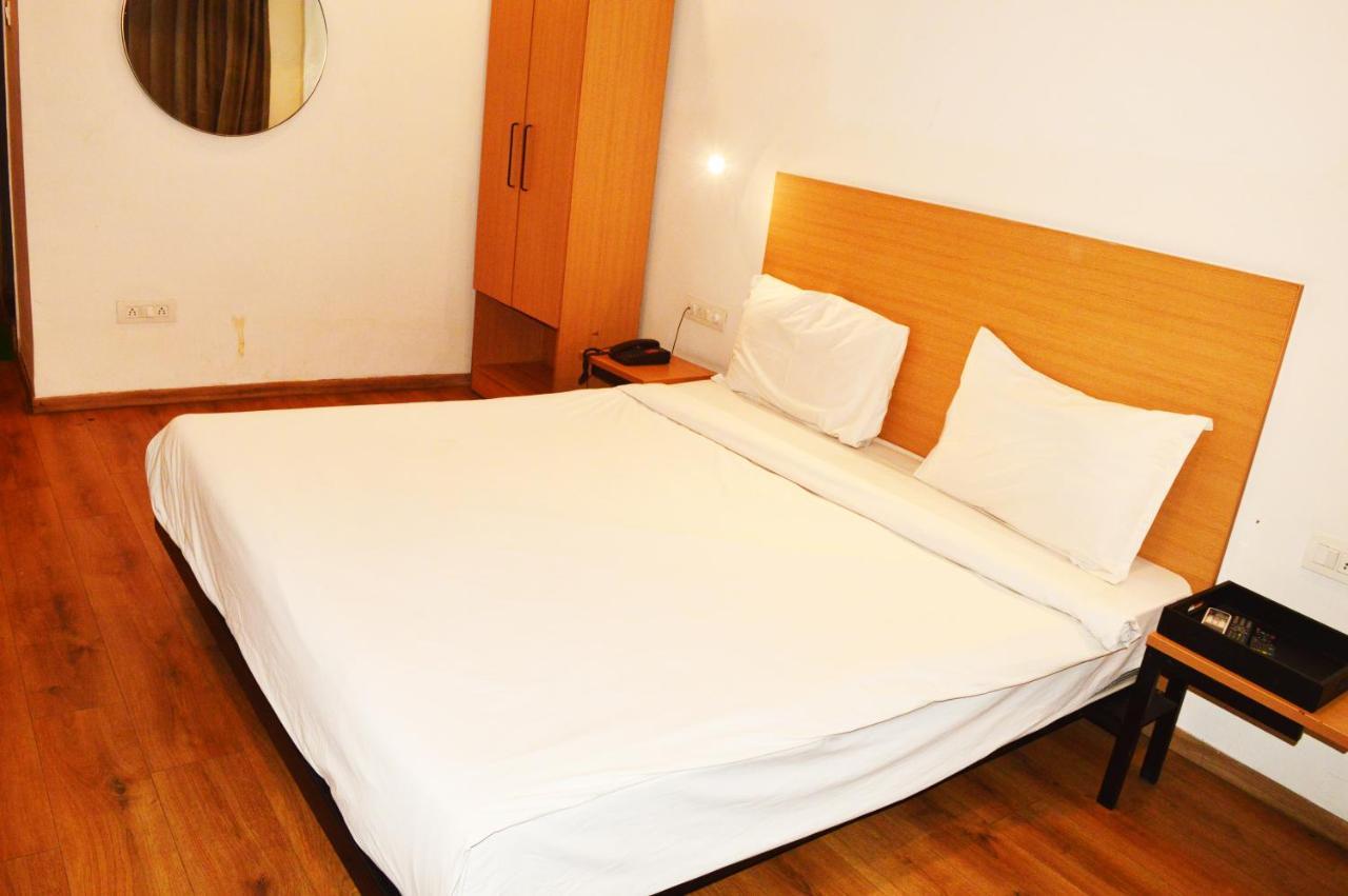 Hotel Orient Avenue Nágpur Kültér fotó